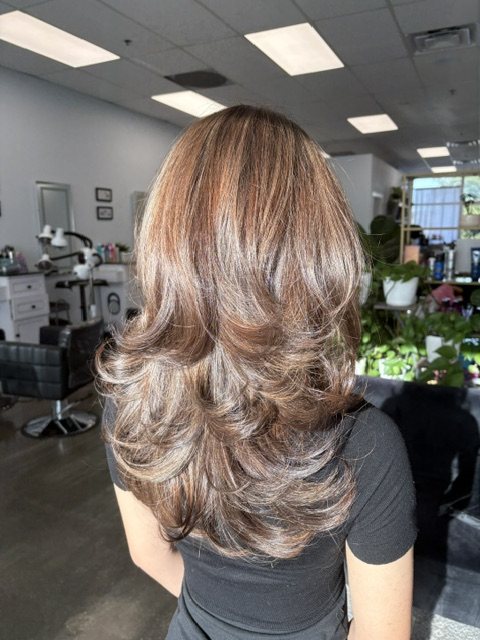 Bronde layers with lift through the back